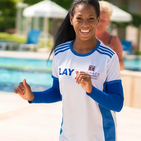 منتجع تراس بيتش ريزورت الشامل كلياً