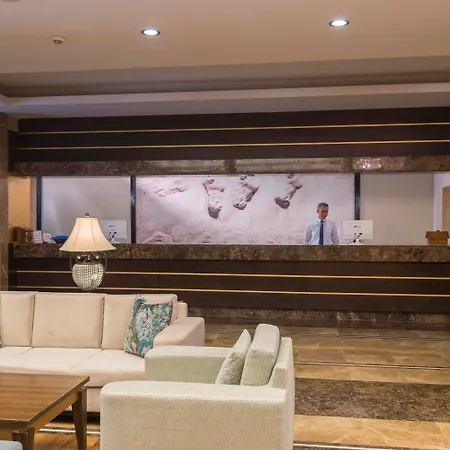 منتجع تراس بيتش ريزورت الشامل كلياً 5*