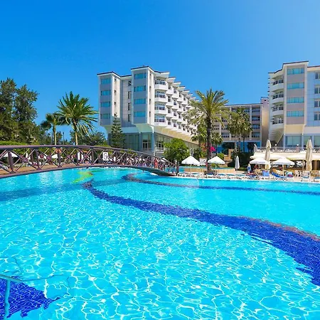 تراس بيتش ريزورت الشامل كلياً