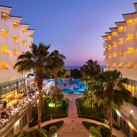 منتجع تراس بيتش ريزورت الشامل كلياً